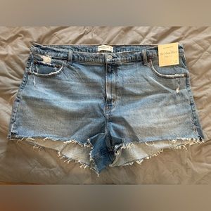 BRAND NEW Abercrombie Mom Shorts